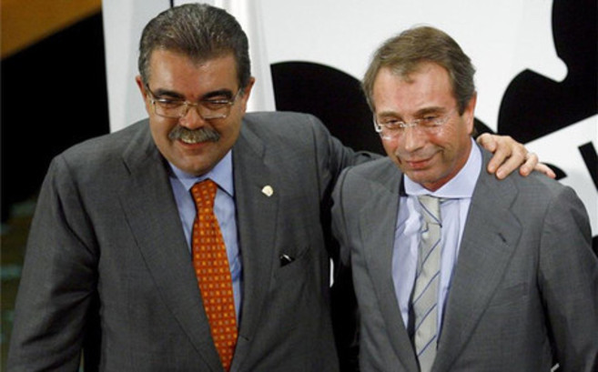 Juan Soler (izda) junto  a Vicente Soriano (dcha.), su sucesor en la...