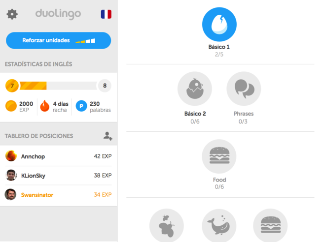 Duolingo permite ir avanzando niveles, como en un juego, y competir...