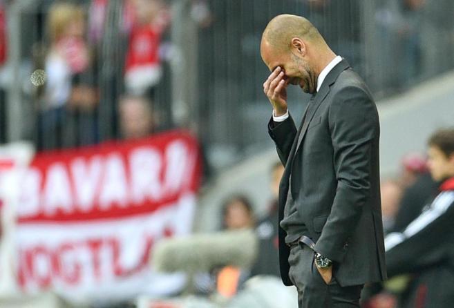 Guardiola se lamenta durante un encuentro del Bayern.
