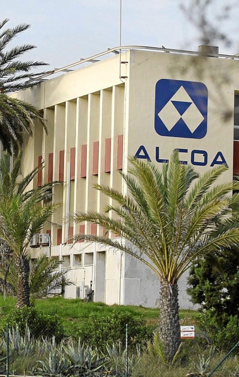 Fachada de Alcoa en Alicante.