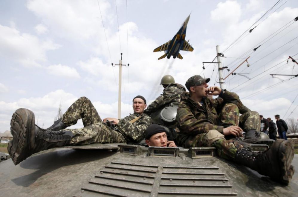 Blindados ucranianos se pasan al bando prorruso en Kramatorsk