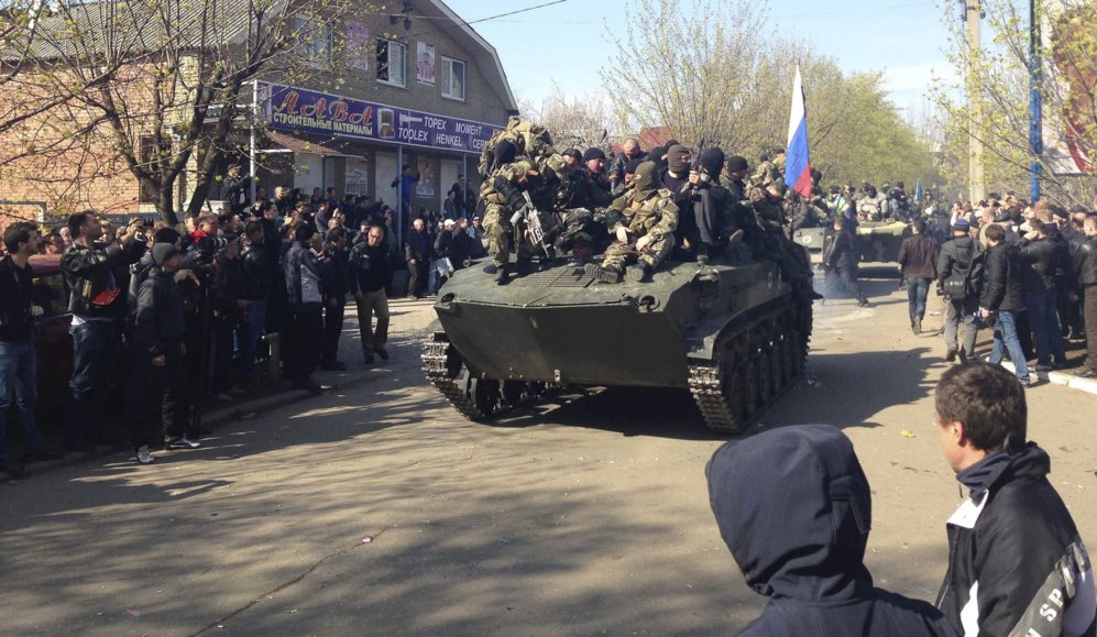 16 de Abril de 2014. Soldados ucranianos se pasan al bando pro-ruso...