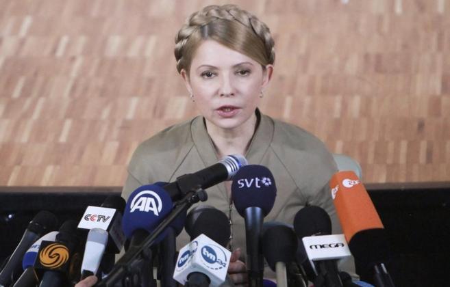 La candidata a la Presidencia ucraniana Yulia Timoshenko, durante una...