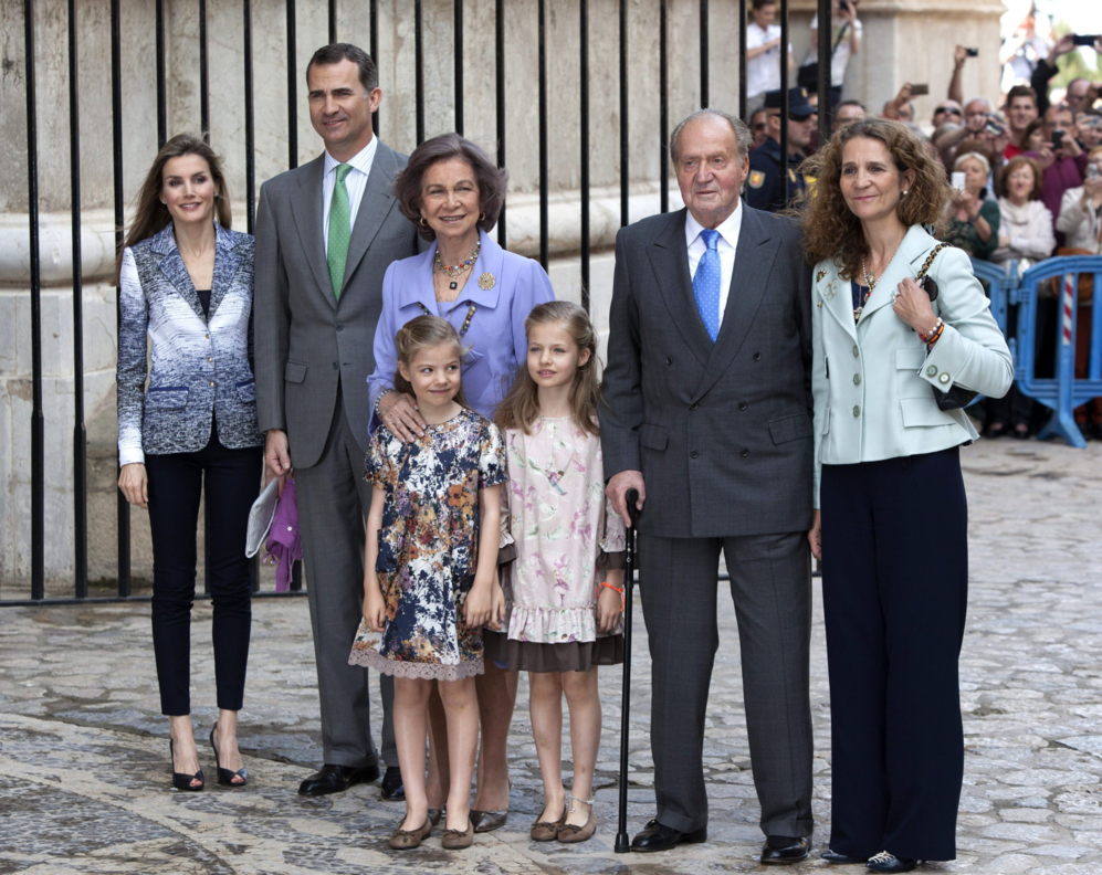 Los prncipes de Astrias con sus hijas, Don Juan Carlos y Doa...