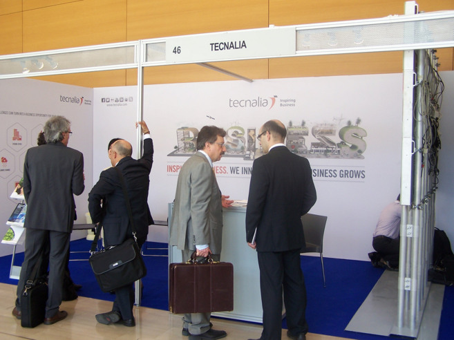 Expositor de Tecnalia en el foro Industrial Technologies 2014 en...
