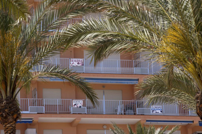Apartamentos en alquiler en primera lnea de playa en la localidad...