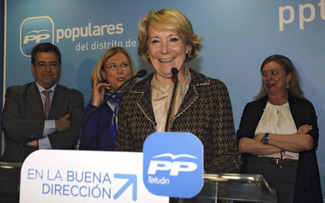 La presidenta del PP de Madrid, Esperanza Aguirre, el lunes en la...