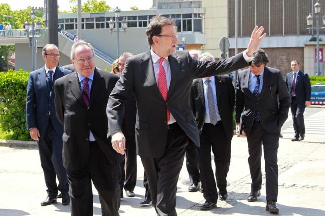 El presidente del Gobierno, Mariano Rajoy, a su llegada al Palacio de...