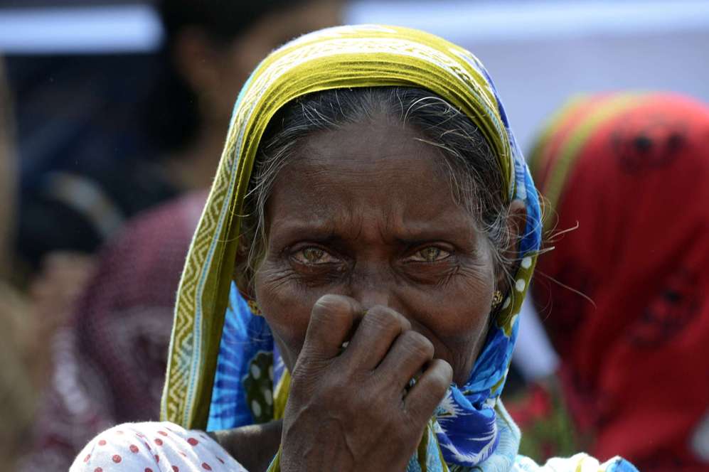 Duelo en Bangladesh y un familiar de una vctima del colapso del...