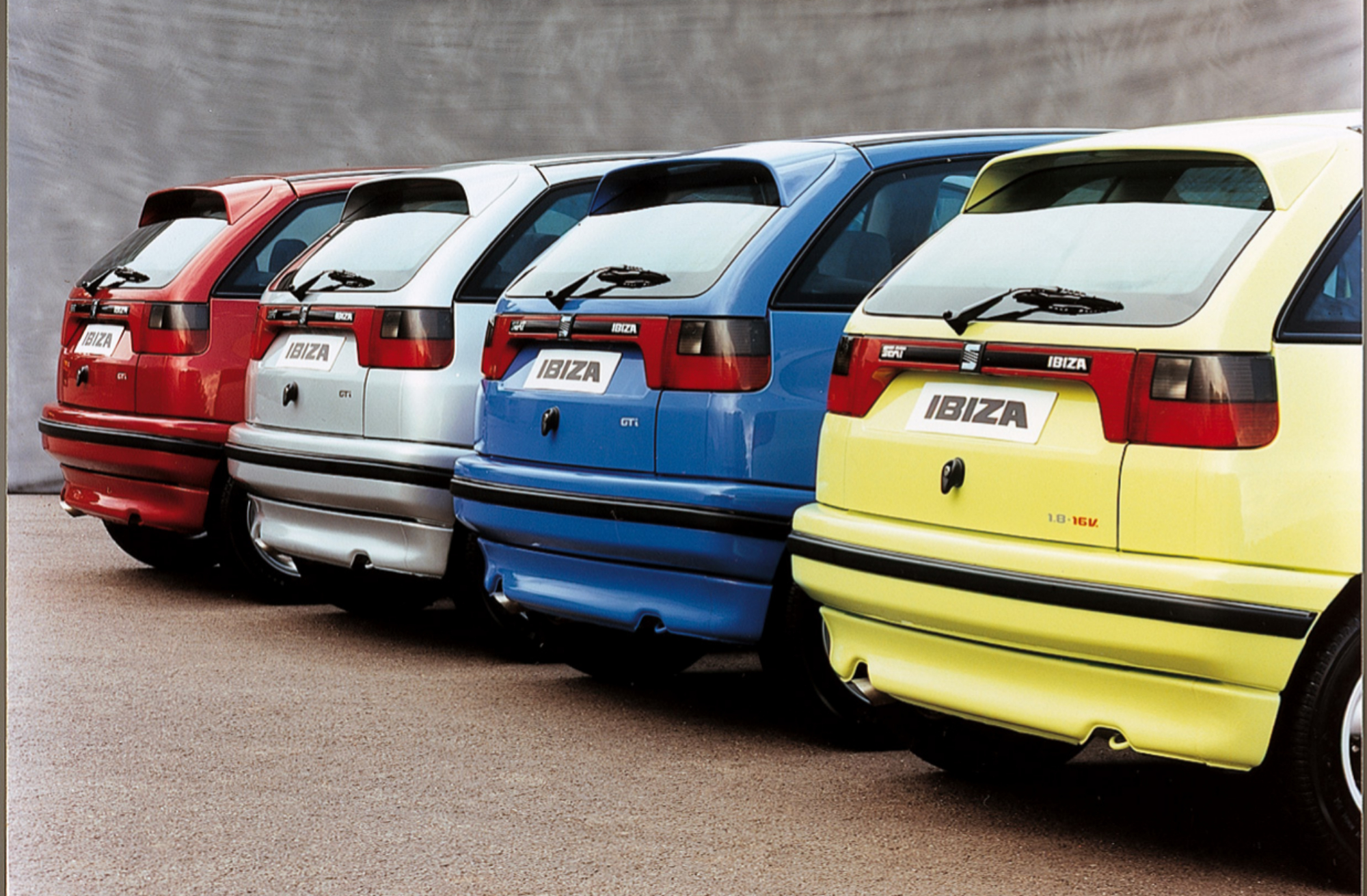 el-seat-ibiza-cumple-30-a-os-en-plena-forma-ibiza-ii-fabricado-entre