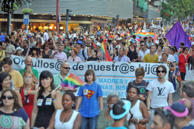 Una manifestacin en el Da del Orgullo Gay en Alicante.