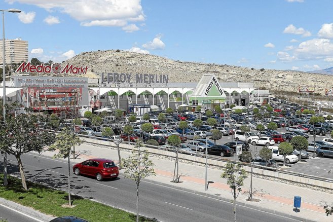 Las instalaciones del centro comercial Parque Vistahermosa, en...