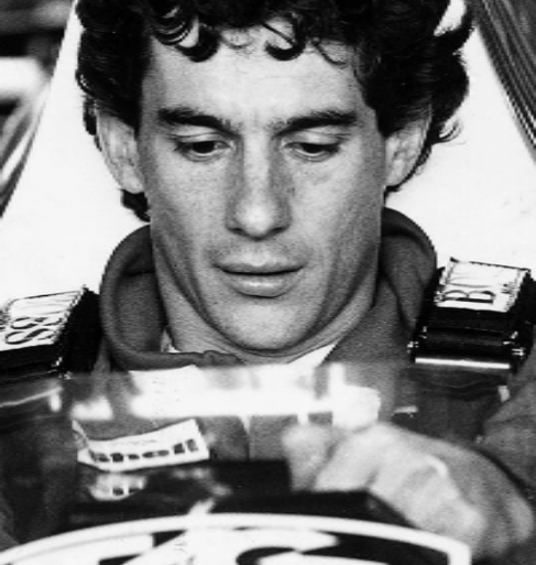 Senna se concentra ante antes de salir a la pista, 1989