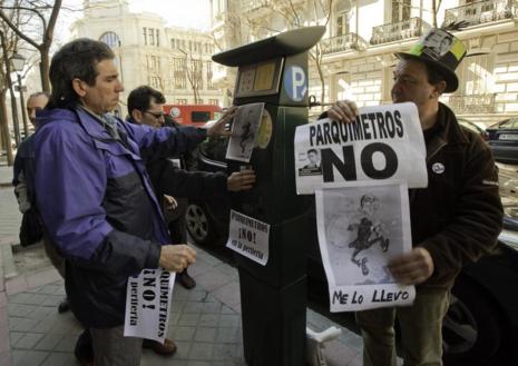 Protesta contra los parqumetros en Madrid.