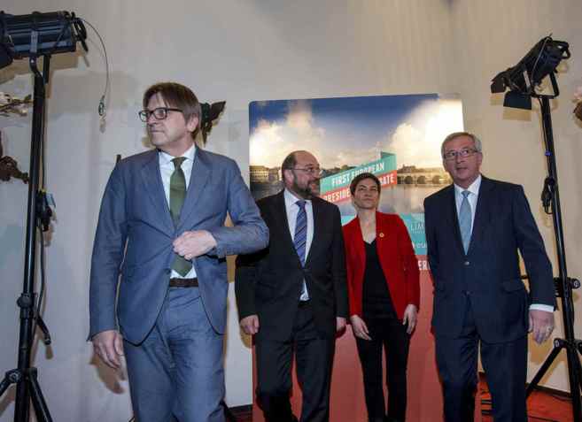 De izqda. a dcha., G. Verhofstadt; Martin Schulz, Ska Keller y J. C....