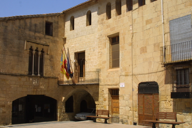 Fachada del Ayuntamiento de Cabanes.
