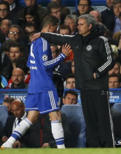 Mourinho y Torres, durante el encuentro.