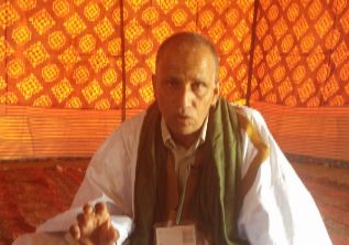 El activista saharaui Sidi Mohamed Daddach, en una jaima del...