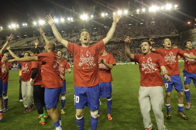 Los jugadores del Athletic celebran en Vallecas la clasificacin para...