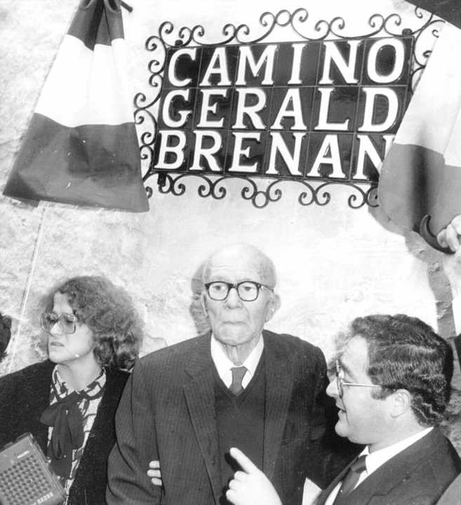 El hispanista Gerald Brenan, durante un homenaje en tierras...