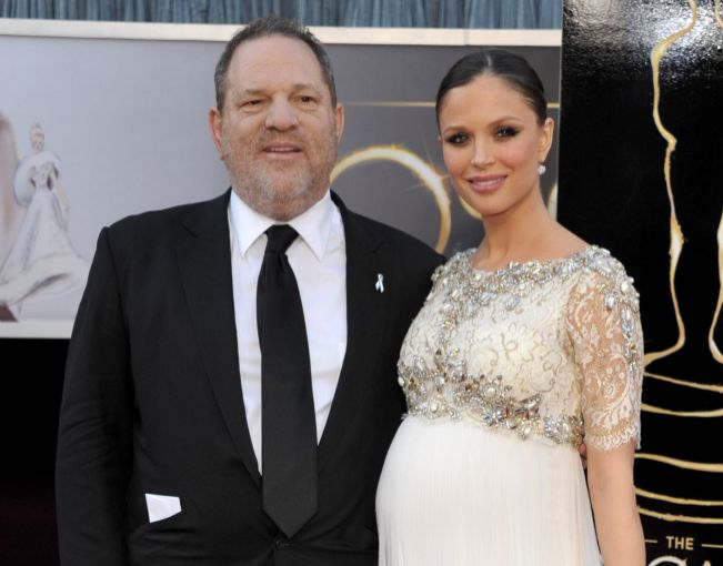 El productor de cine Harvey Weinstein y su mujer, la diseadora...