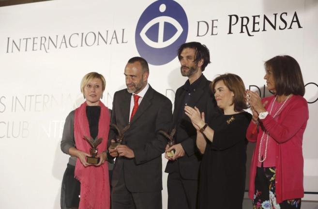 De derecha a izqda, Ana Botella, alcaldesa de Madrid, Soraya Senz de...