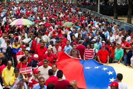 Trabajadores de la Central Bolivariana Socialista y empleados del...