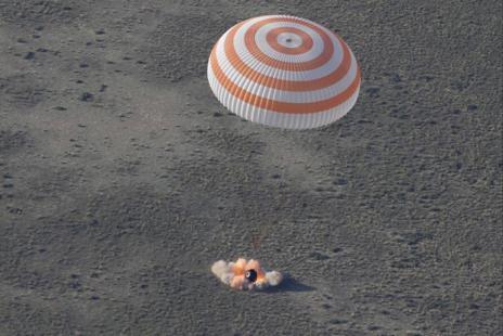 La cpsula de la nave rusa Soyuz aterriz con xito.