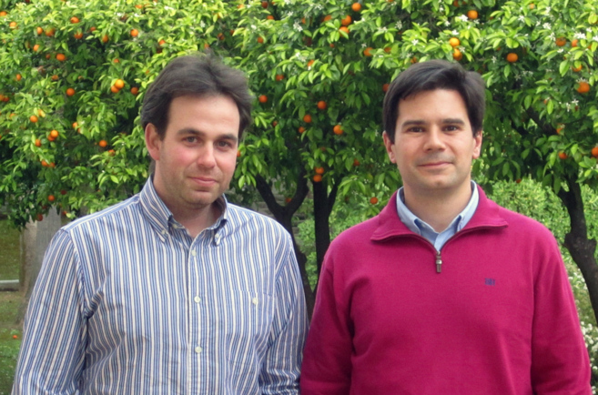 Los investigadores Francisco Martnez y Antonio Morales.