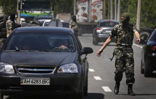 Punto de control rebelde en Donetsk (Ucrania).