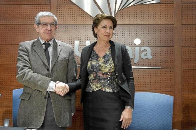 Braulio Medel y Magdalena Álvarez, durante un encuentro en la sede de...