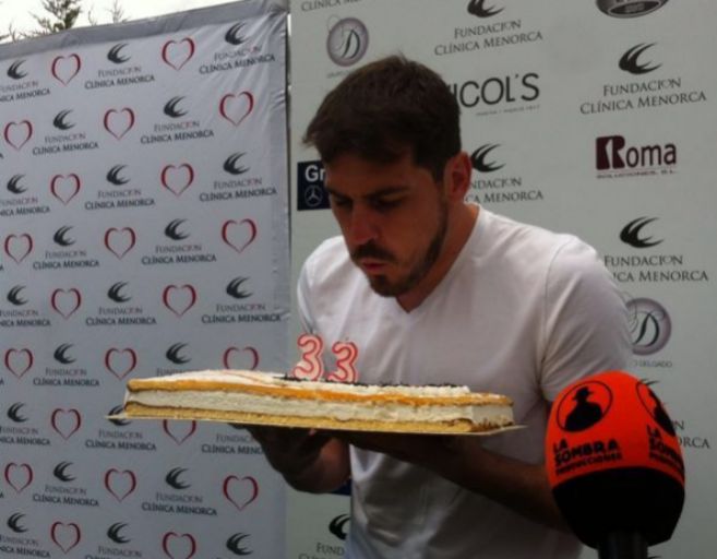 Iker Casillas sopla hoy las velas en el torneo de pdel benfico...