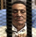 El ex presidente Mubarak durante uno de los juicios a los que se...