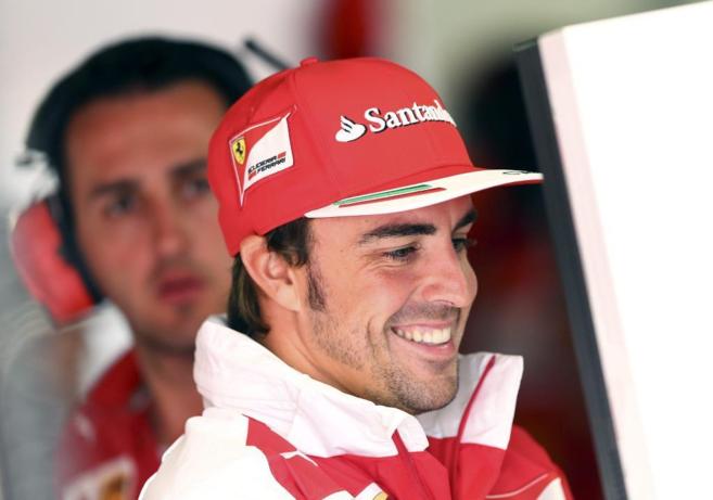 El piloto espaol Fernando Alonso, sonriente durante el Gran Premio...