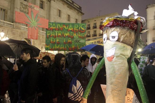 Protesta por la liberacin del cannabis en la plaza Sant Jaume de...