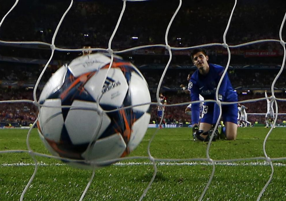 Cristiano anota el cuarto gol de penalti para los madridistas.