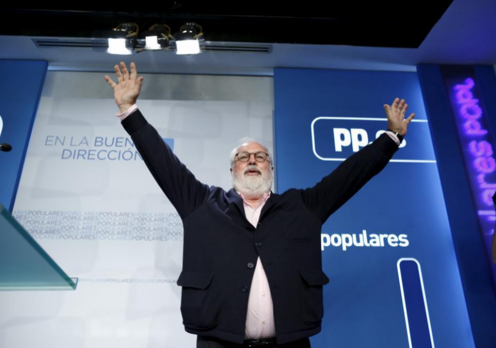 Miguel Arias Caete celebra los resultados del PP en la sede del...