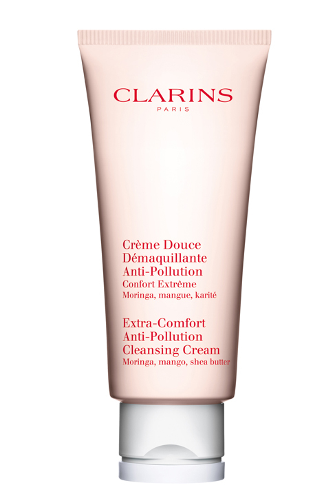 3. 'Creme Douce Demaquillante Anti-Pollution', de Clarins (35 )....