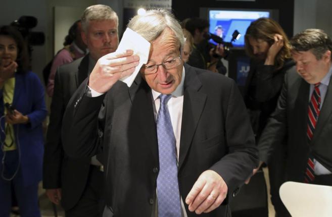 El candidato a presidir la PPE, Jean-Claude Juncker, tras una rueda de...