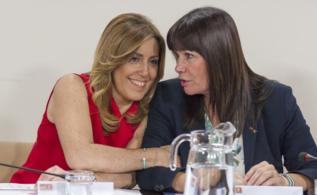 Daz (izquierda) y la presidenta del PSOE andaluz.