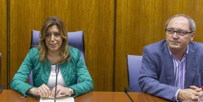 La presidenta de la Junta, Susana Daz y el secretario de...