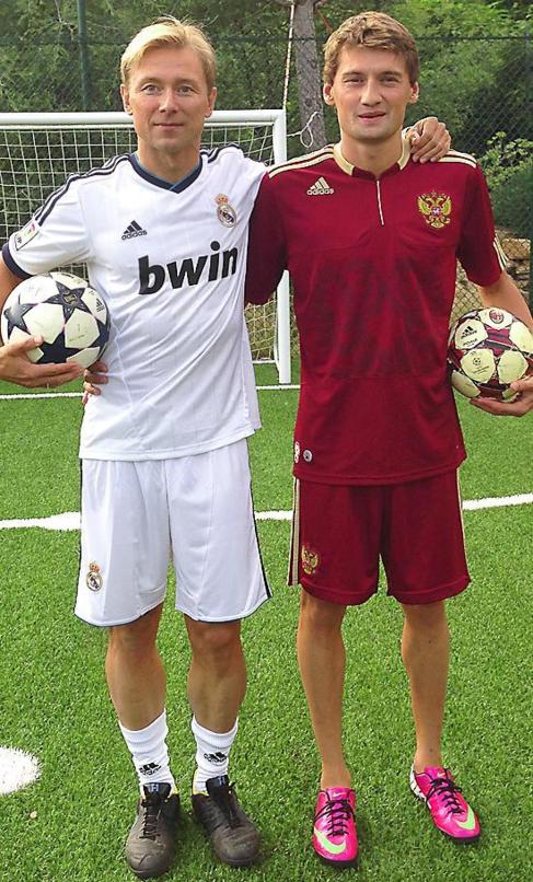 Panferov con un jugador de la sub-21 rusa.