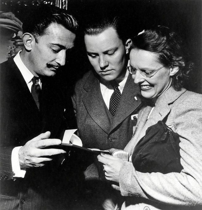 Lo Morse y Dal, fotografiados en 1943, al poco de conocerse.