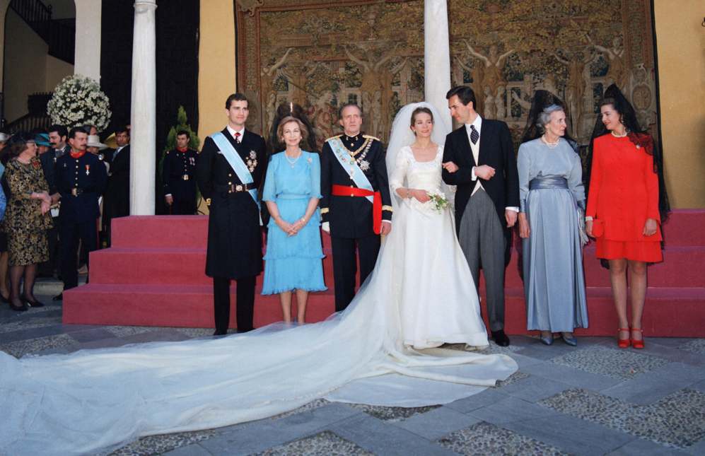 La Familia Real posa en el Real Alczar el 18 de marzo de 1995, el...