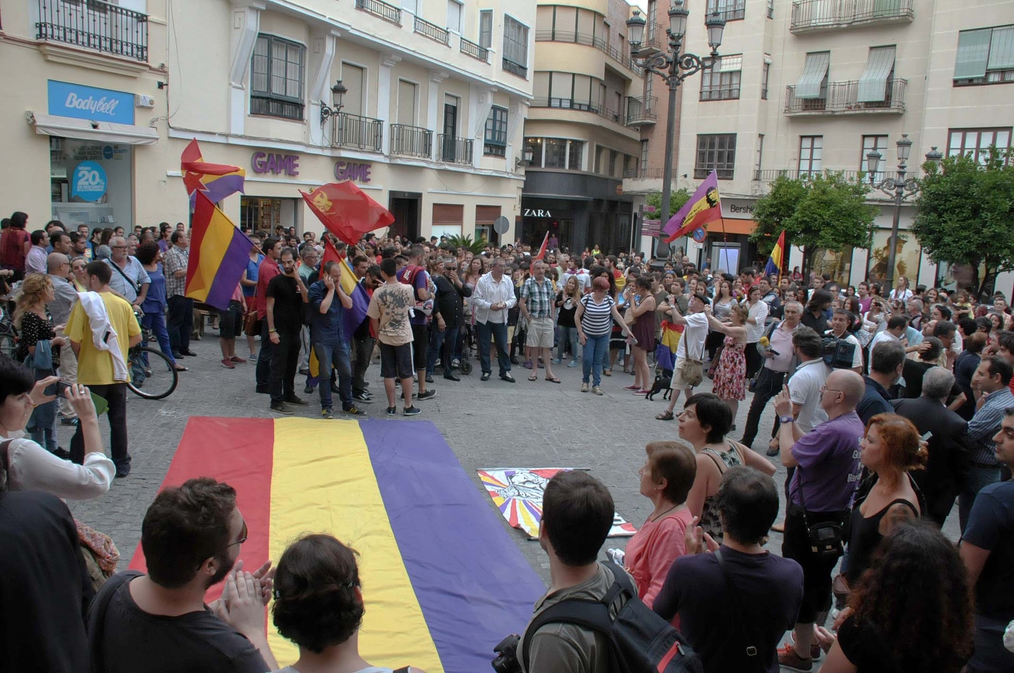Concentraciones a favor de la República - Concentración en la plaza del ...