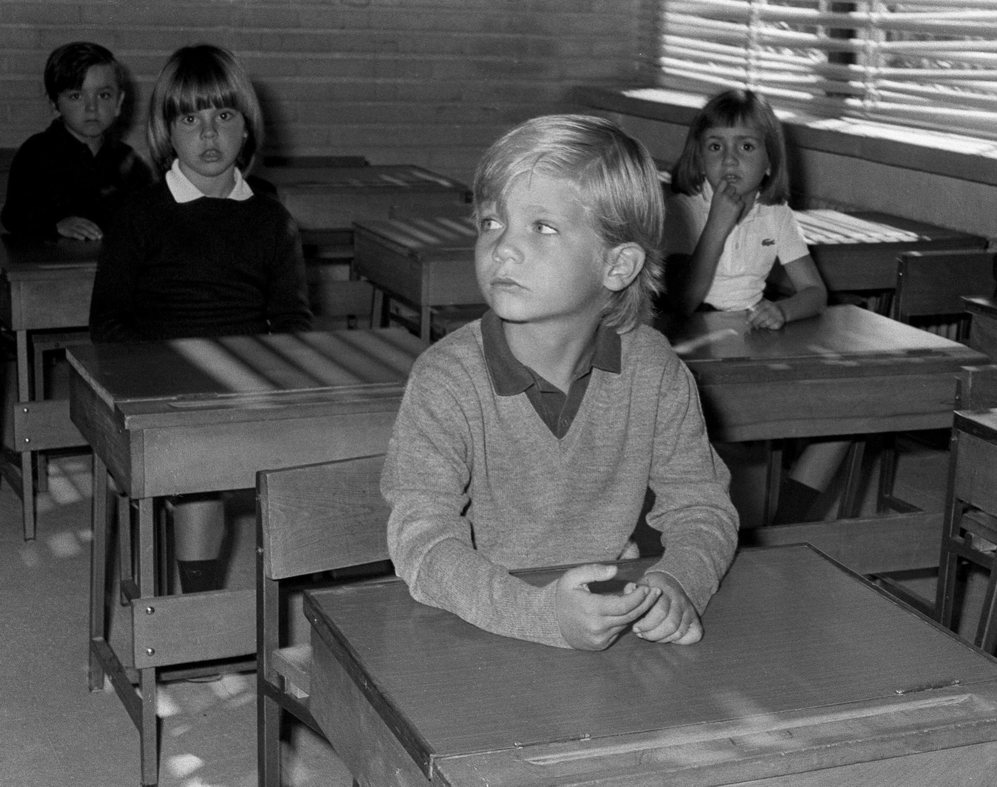 19/09/1973. El Infante Felipe en su primer da de clase en el colegio...