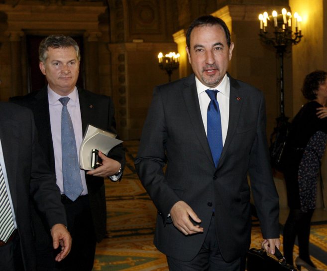 Josep Martnez, a la izquierda, en una imagen de 2013 flanqueando al...