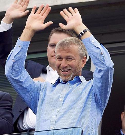 Roman Abramovich celebra un gol del Chelsea.