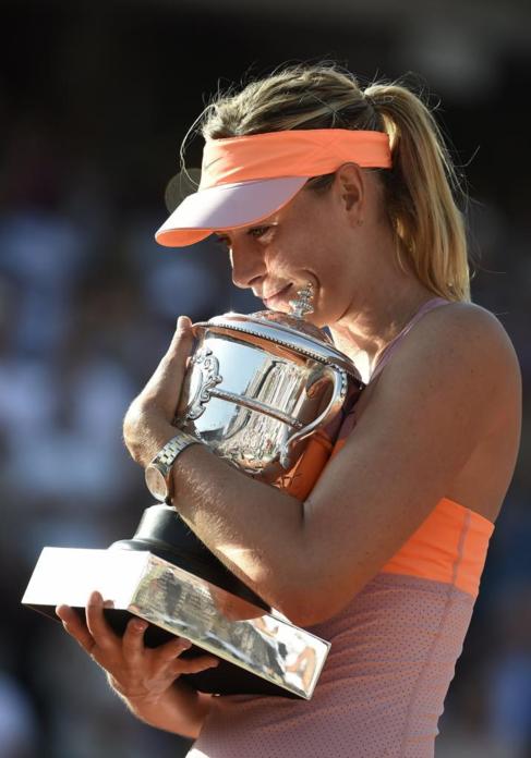 Maria Sharapova, con el trofeo de Roland Garros.