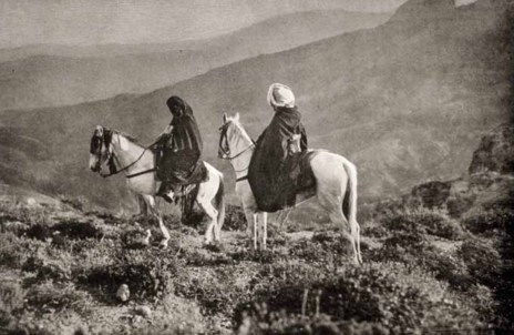 En el Gurug. Fotografa tomada por Ortiz Echage en 1920.